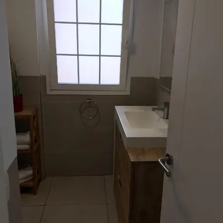 Grosse Terrasse. Modern. Office. Solarium 아파트