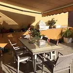 Grosse Terrasse. Modern. Office. Solarium لوس رياليخوس