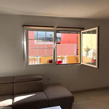 Grosse Terrasse. Modern. Office. Solarium شقة لوس رياليخوس