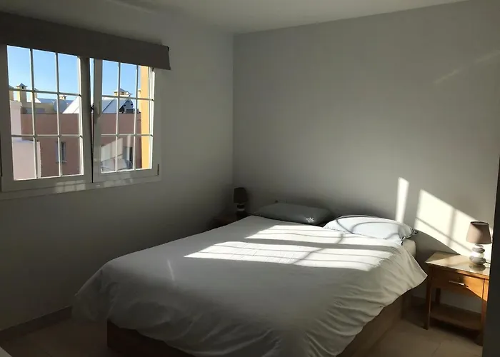 Grosse Terrasse. Modern. Office. Solarium *