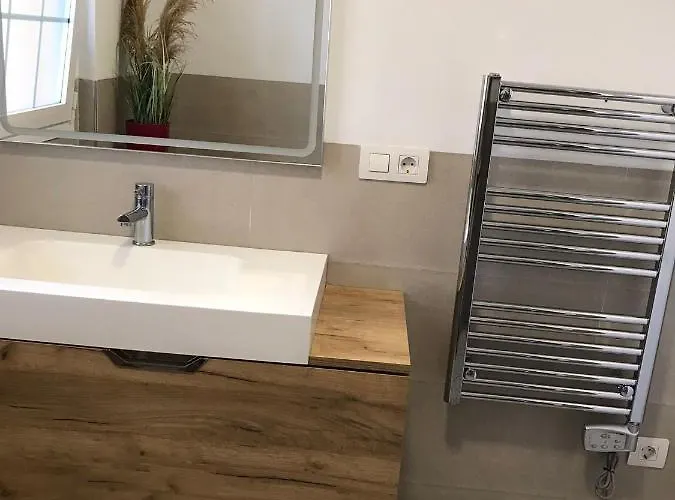 Grosse Terrasse. Modern. Office. Solarium Appartement